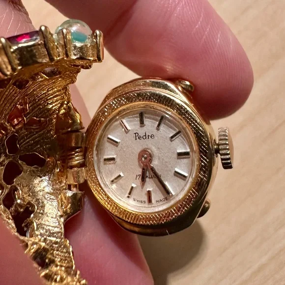 Pedre 17 Jewels Cluster Watch Ring - Adjustable - Picture 3 of 7